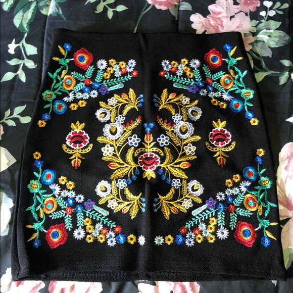 ❤️🔥Embroidered Skirt - Picture 4 of 4